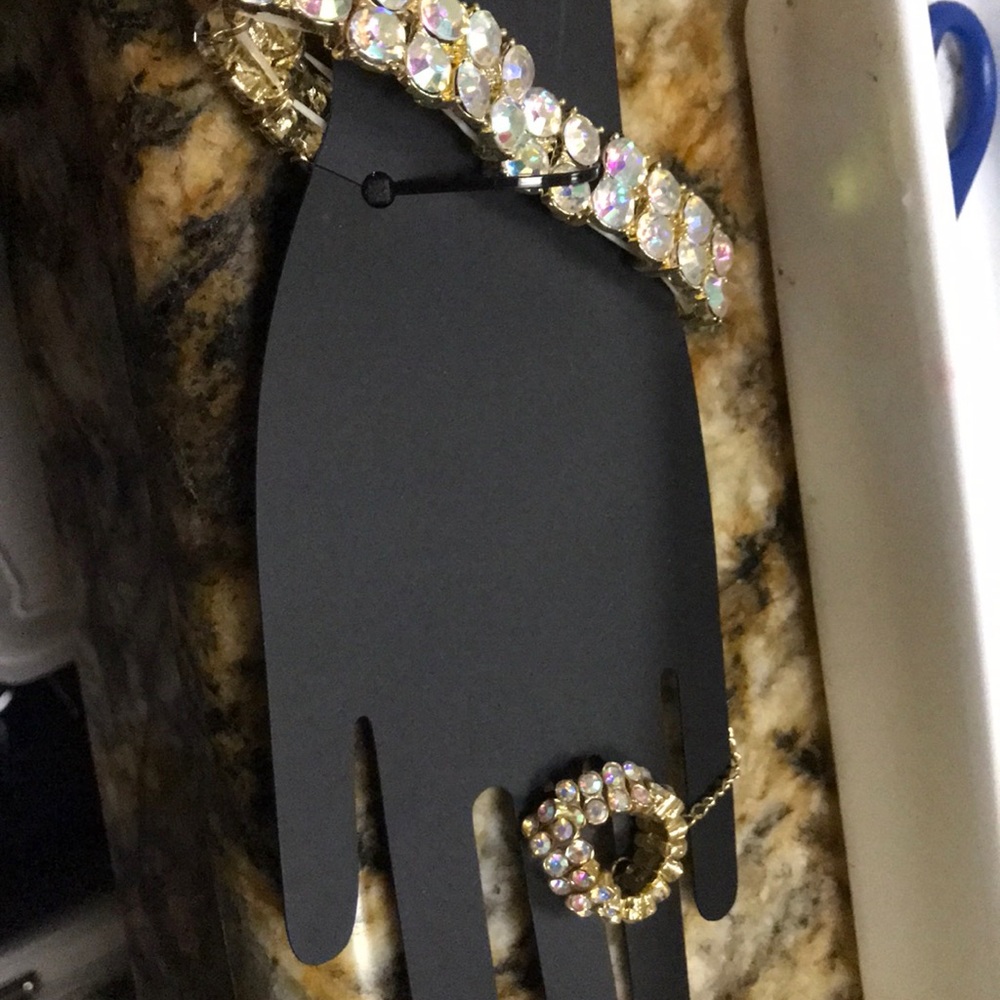 Bracelet with ring  in crystalline stones new